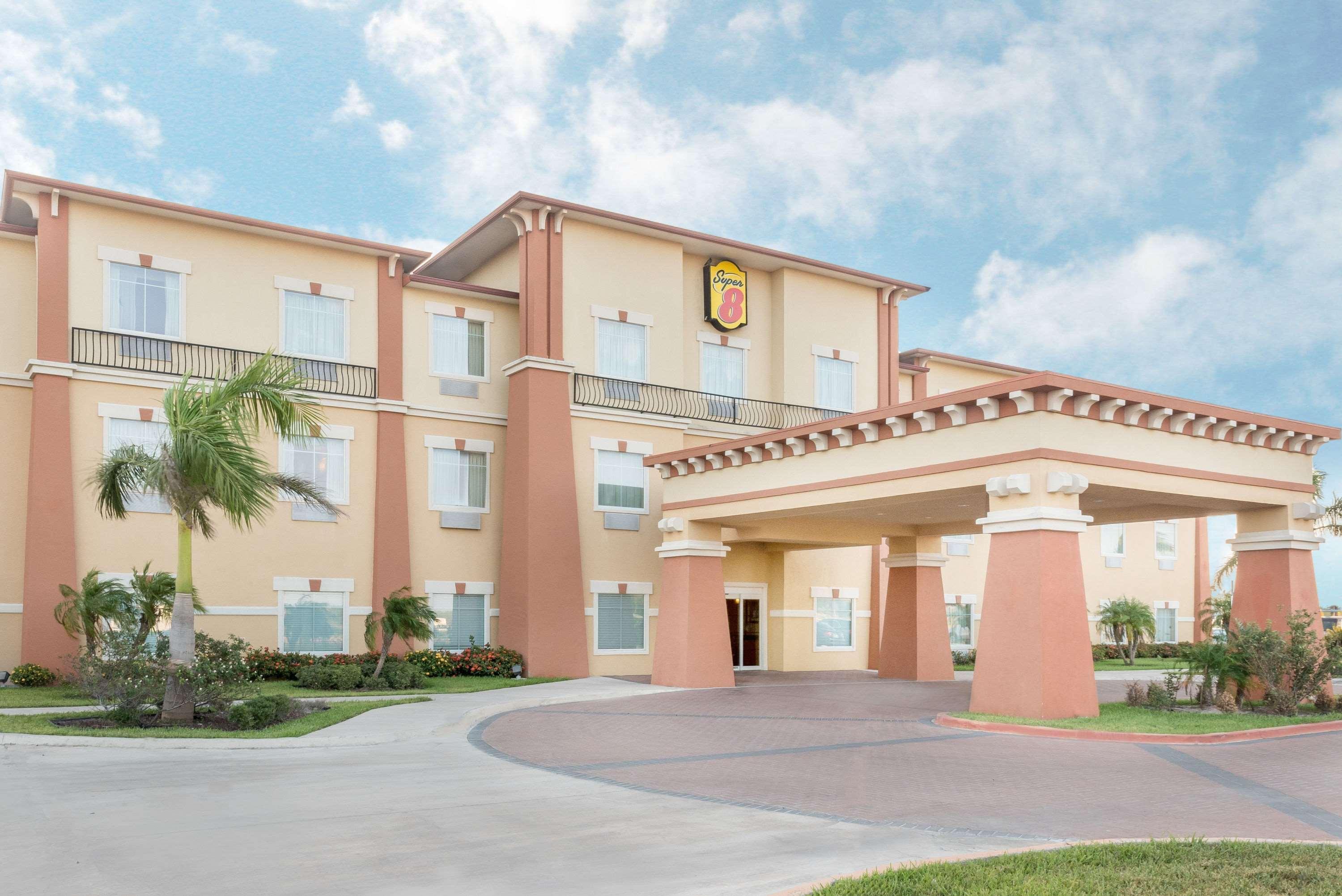 Super 8 By Wyndham Hidalgo At La Plaza Mall & Mcallen Airport Eksteriør billede
