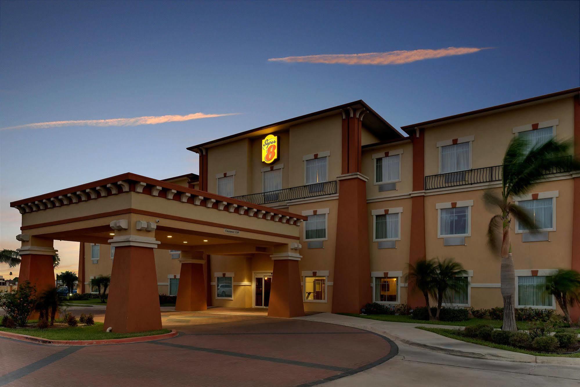 Super 8 By Wyndham Hidalgo At La Plaza Mall & Mcallen Airport Eksteriør billede
